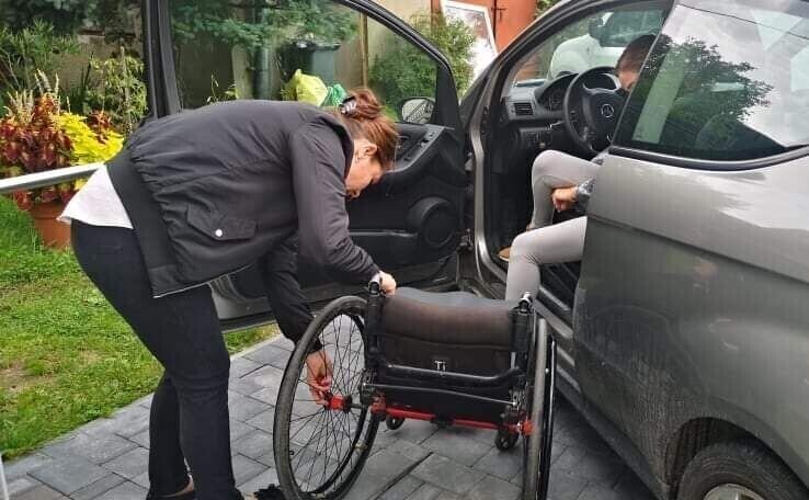 Z asystentami czują się bezpieczniej