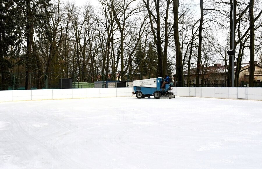 Od piątku OSiR zaprasza na miejskie lodowisko