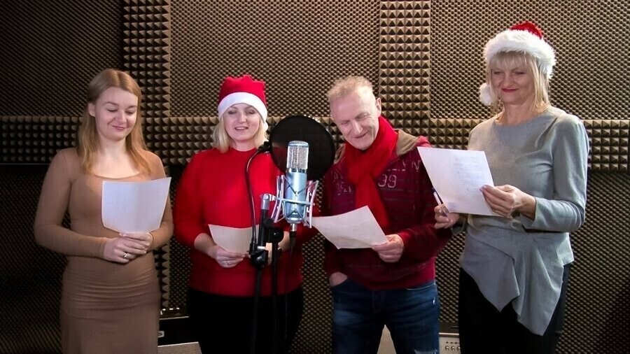 Śpiewające życzenia od pracowników MOK-u