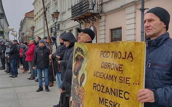 W Nowy Rok zapraszają na męski różaniec