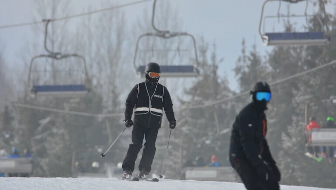 Policyjne patrole na Górze Kamieńsk