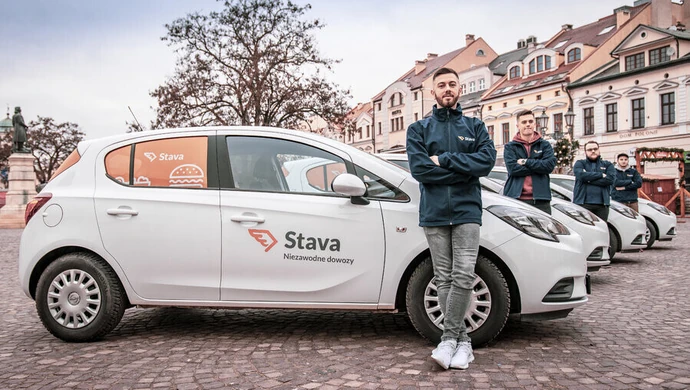 Własna firma w Piotrkowie Trybunalskim. Zobacz, jak zacząć zarabiać na dowozach z McDonald’s