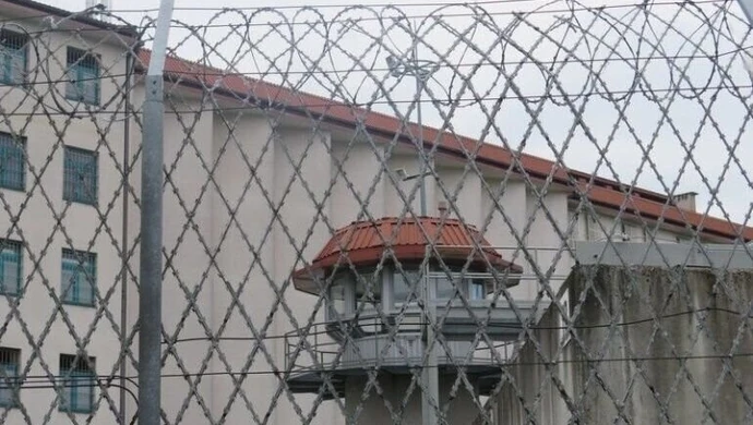 Dwóch osadzonych powiesiło się w piotrkowskim areszcie