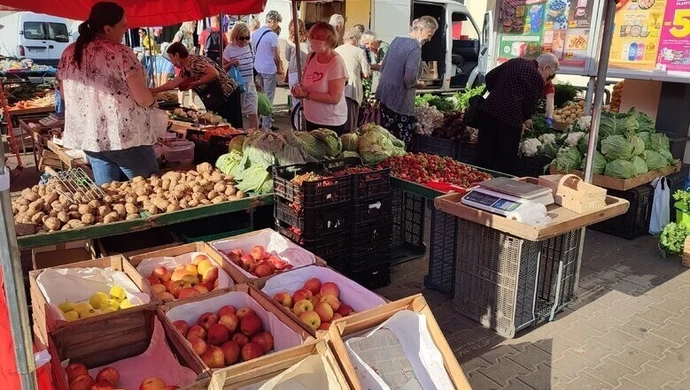 Ceny warzyw w Piotrkowie. Ile zapłacisz za pietruszkę?
