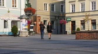 Spacery po Piotrkowie teraz online