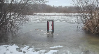 Stan ostrzegawczy w Sulejowie przekroczony. Zator śryżowy na Pilicy