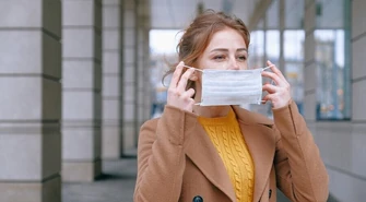 COVID-19: Kolejne setki zakażonych