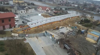 W Sulejowie przesuwali kładkę