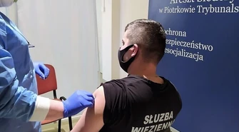 Służba więzienna przyjmuje szczepienia