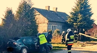 Zbyt szybką jazdę zakończyła na płocie