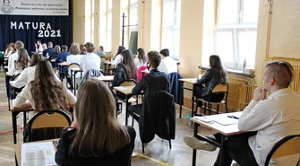 Uczniowie piotrkowskich szkół rozpoczęli maturę 2021