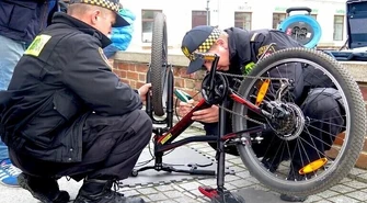 Oznakuj swój rower. Akcja piotrkowskiej straży miejskiej