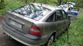 Pijany uderzył w skrzynkę elektryczną i pojechał dalej