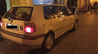 Uciekając przed policją wjechał w ogródek gastronomiczny