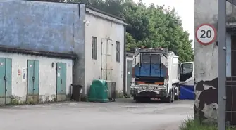 Radomsko: 63-letni mężczyzna zginął pod kołami śmieciarki