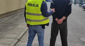 Podczas alkoholowej libacji ukradli... kask