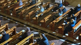 Rzecznik KEP: wobec kolejnych luzowań utrzymanie rygoru 1 osoby na 15 m2 w kościołach budzi wątpliwości