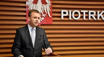 Prezydent Piotrkowa z wotum zaufania i absolutorium