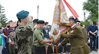Sztandar AK trafił do piotrkowskiej młodzieży