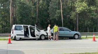 Cztery samochody zderzyły się na drodze S8 w kierunku Warszawy