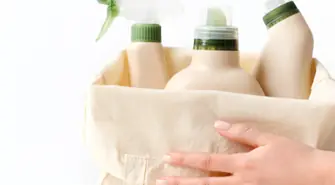 Dedykowane czy uniwersalne środki do sprzątania?