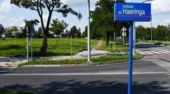 Nowy chodnik i ścieżka rowerowa przy Żelaznej