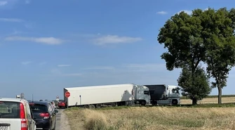 Ciężarówka zablokowała DK91