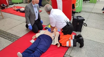 Piotrkowski magistrat otrzymał kolejny defibrylator