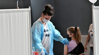 Resort zdrowia: rozpoczynamy akcję szczepień w szkołach; sprawdzamy, ile jest deklaracji