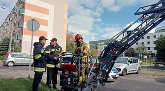 Strażacy ćwiczą akcje ratunkowe w wieżowcach