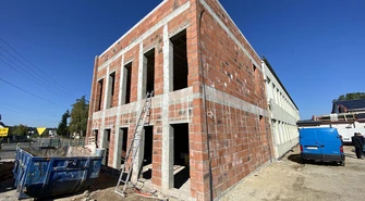 Trwa przebudowa szkoły w Goleszach Dużych