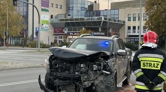 Groźne zderzenie w centrum Piotrkowa. Duże utrudnienia