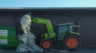 Urząd usunął zbędną folię