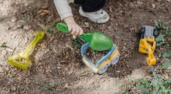 Zabawki do ogrodu – jak stworzyć bezpieczną strefę dla dziecka?