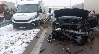 Zderzenie BMW i lawety na A1