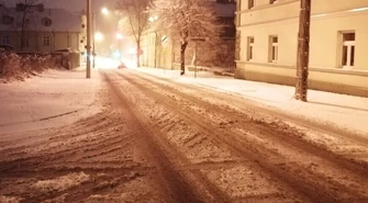 Ślisko! Uważajcie na drogach!