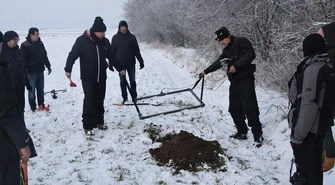 W Czarnocinie szukali popiersia Józefa Piłsudskiego
