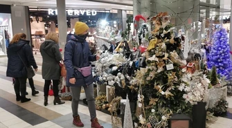 Ostatnie zakupy. Większość sklepów czynna do 13.00