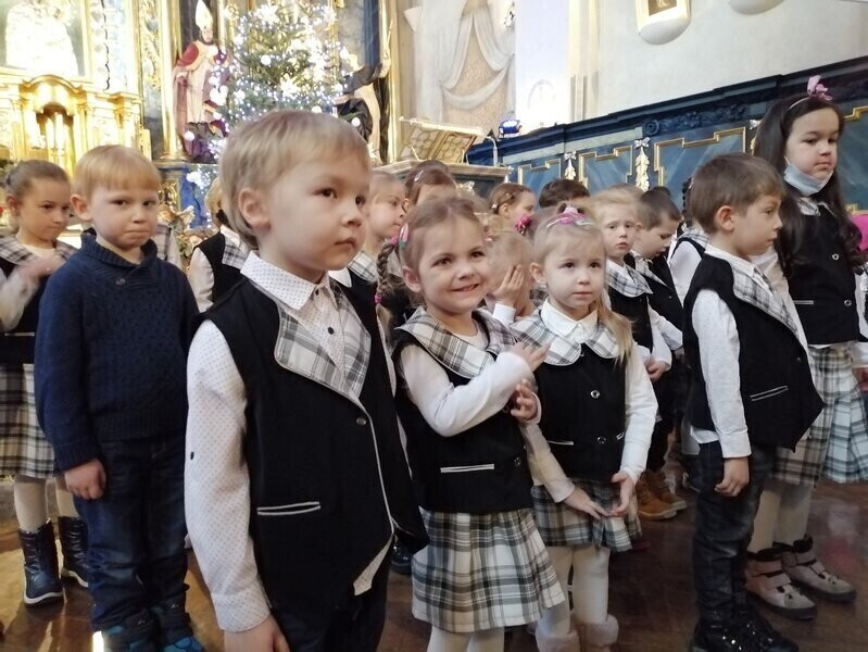 Zaśpiewali dla babci i dziadka WIDEO