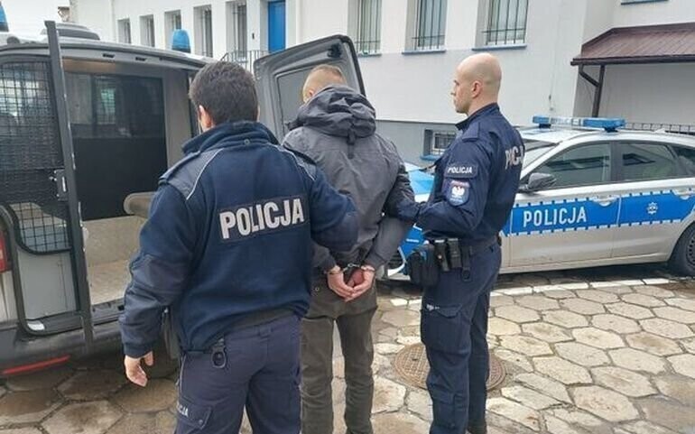 Poszukiwany wpadł przez brak maseczki