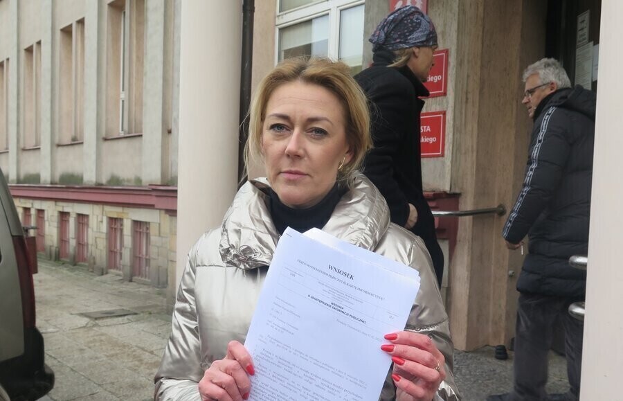 Radna analizuje cenę za śmieci. Urząd odpowiada