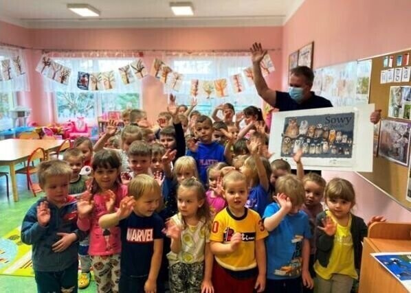 Przedszkolaki poznawały ptasie zwyczaje