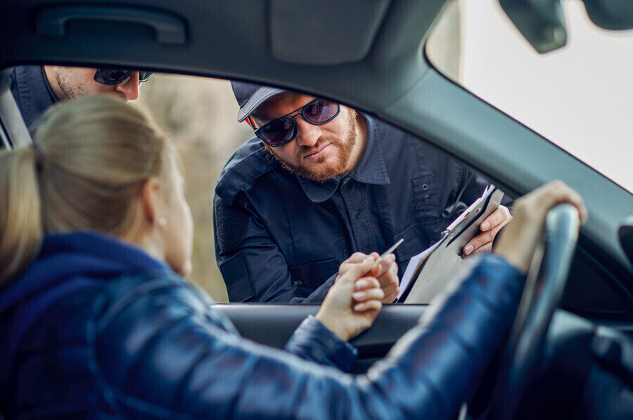 Udawał policjanta kierując bez uprawnień