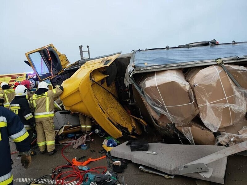 Przewrócone TiR-y. Utrudnienia na A1 i S8