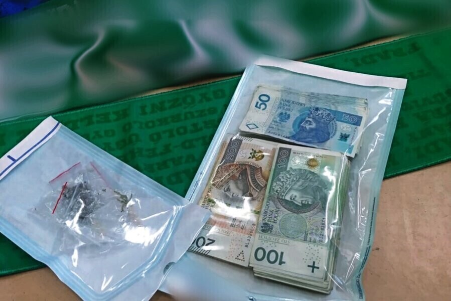 Groził nastolatkowi i zabrał jego koszulkę