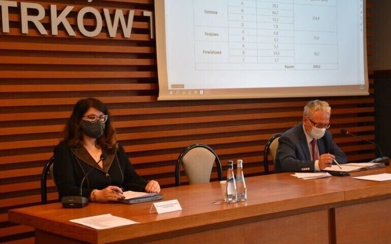 Sesja znów korespondencyjna