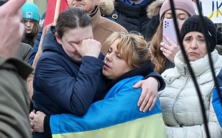 Setki osób przeszły w marszu milczenia ulicami Piotrkowa zdjęcia