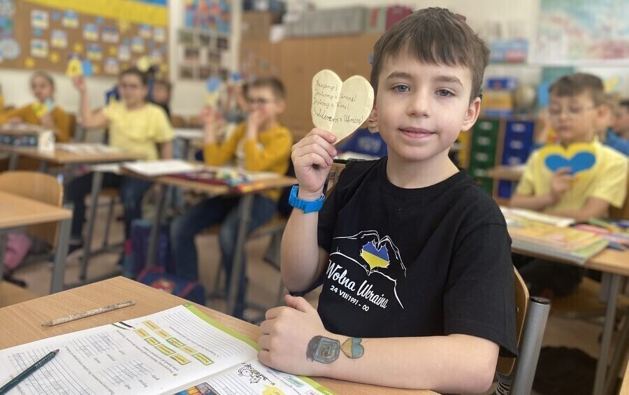 Uczniowie dziesiątki solidarni z Ukrainą