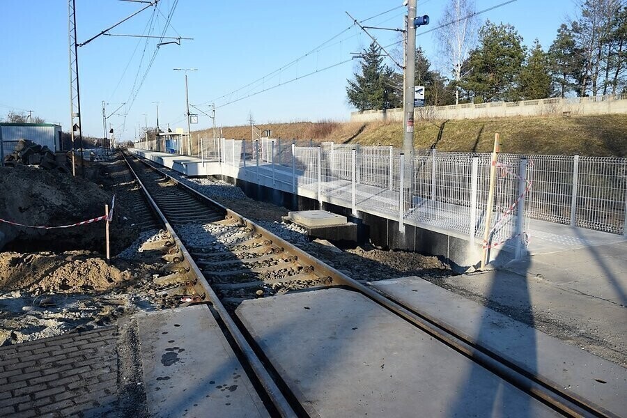 Uwaga Zamknięty przejazd kolejowy