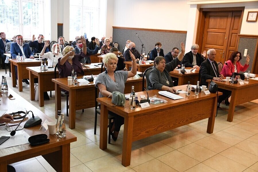 Radni wracają do stacjonarnych obrad